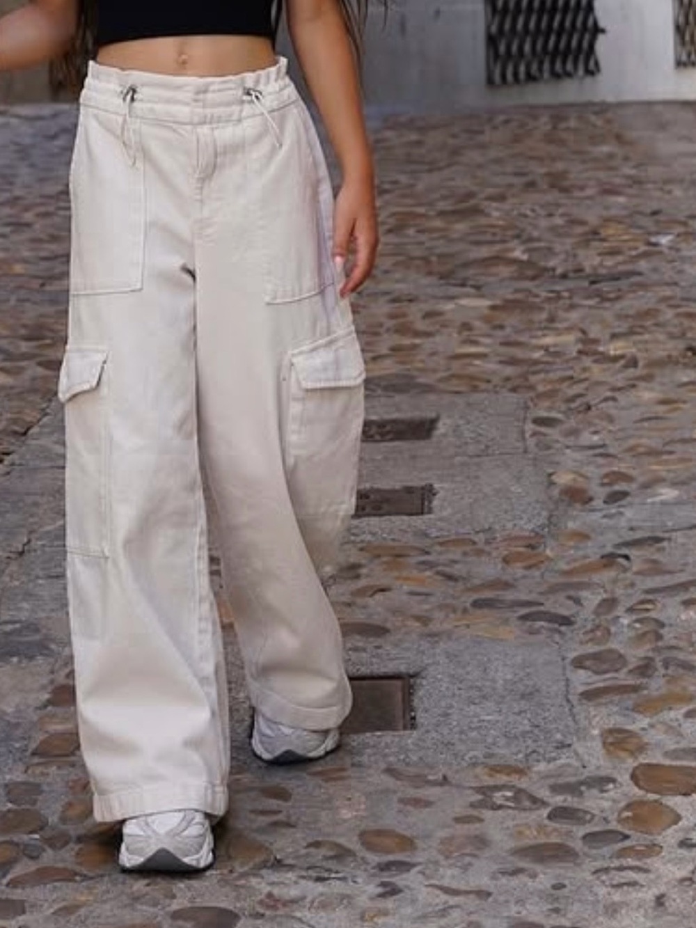 Women’s Cream Wide-Leg Cargo Pants